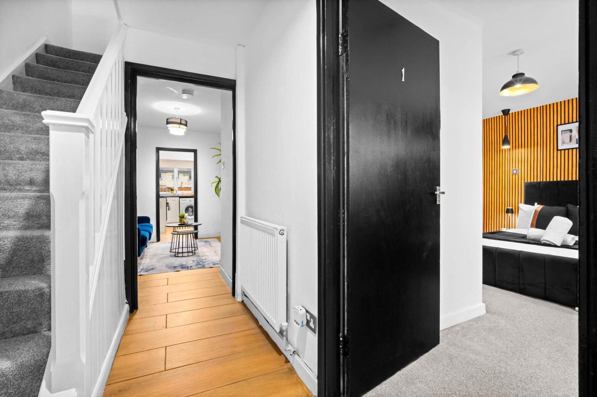 5 Bedrooms - 5 Bathrooms - Parking - Garden - 376 Holiday home Birmingham